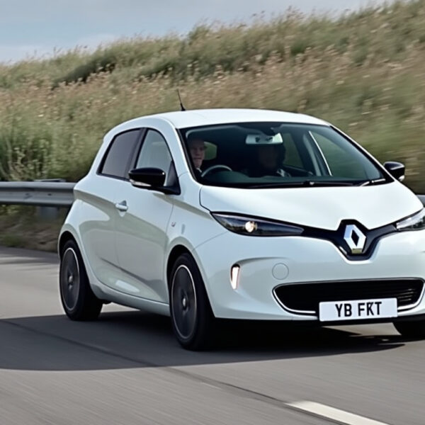 Renault Zoe – opinie, cena, dane techniczne, wymiary, spalanie, osiągi