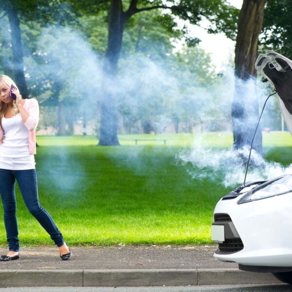 Najczęstsze awarie samochodowe latem – jak sobie z nimi radzić?