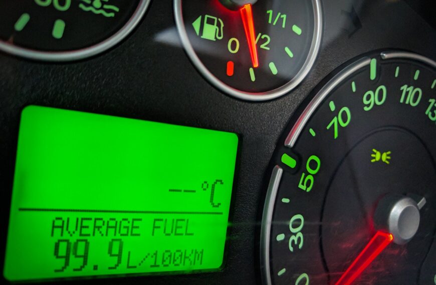 Jak efektywnie zarządzać zużyciem paliwa – praktyczne porady dla każdego kierowcy.