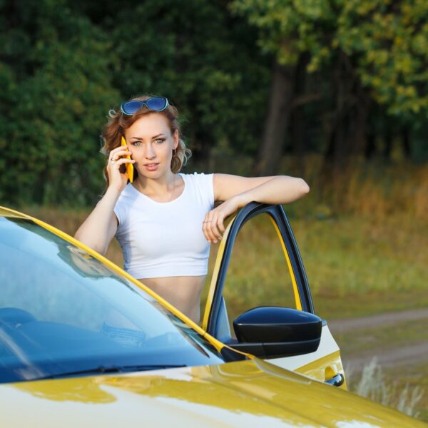 Szkoły jazdy i kursy doskonalenia techniki jazdy – jak wybrać najlepsze dla swoich potrzeb?