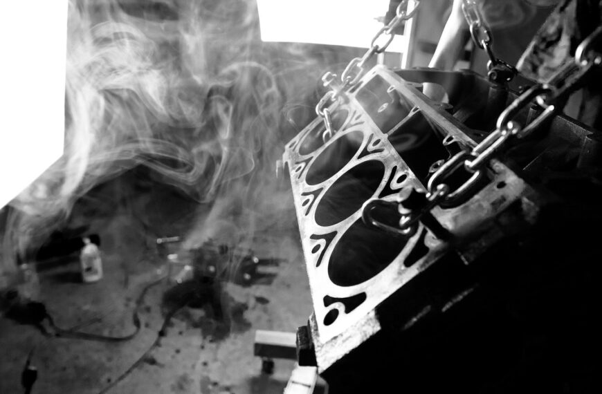 Historia motoryzacji: od pierwszego silnika benzynowego do elektrycznych rewolucji.