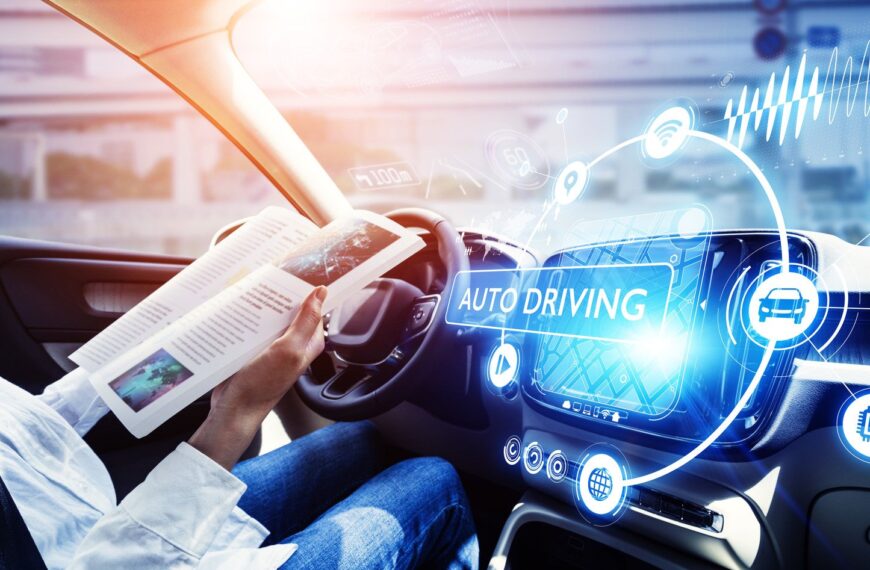 Jak działają autonomiczne samochody – techniczne aspekty i wyzwania na drodze do przyszłości bez kierowców.