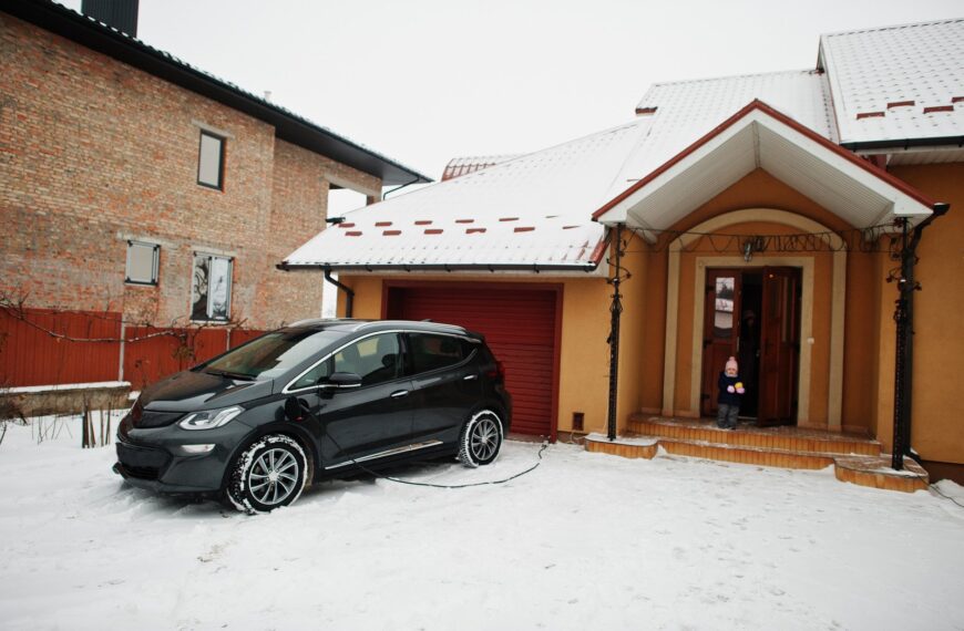 Jak przygotować samochód elektryczny do nadchodzącej zimy? Wskazówki dla właścicieli EV.