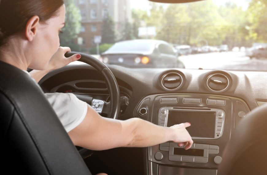 Innowacyjne technologie w systemach infotainment – co oferują najnowsze modele samochodów?