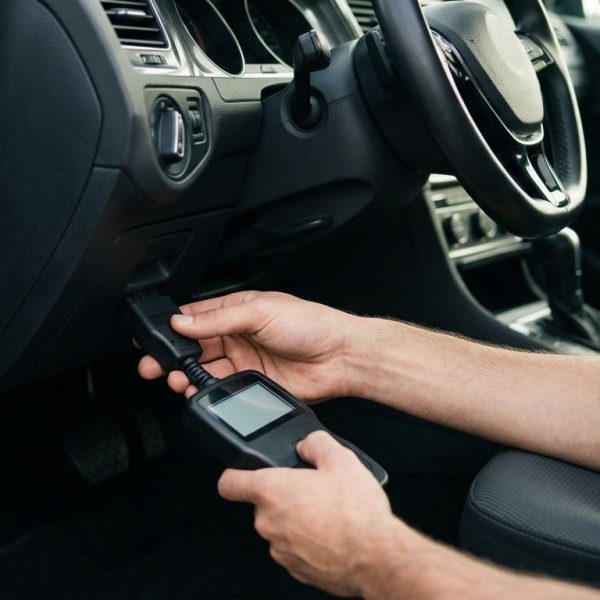 Jak czytać kody OBD-II i samodzielnie diagnozować auto?